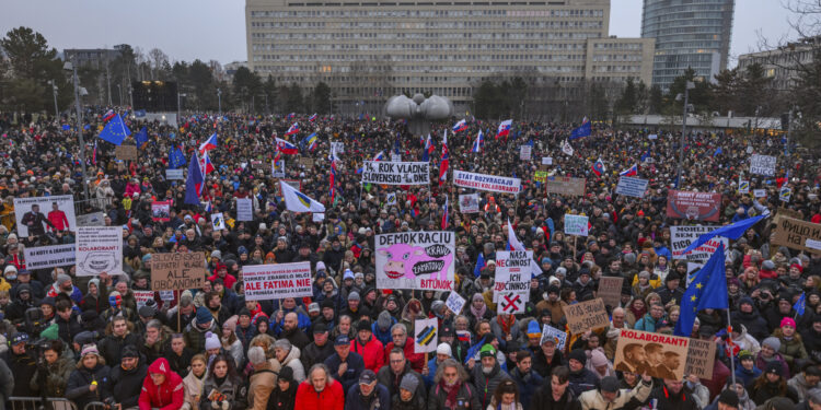 Slovaci protestuju drugi put u dve nedelje, traže ostavku premijera Fica