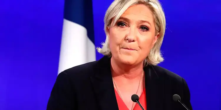 Le Pen: Odluka Bele kuće o prekidu isporuka američkog oružja Ukrajini za osudu
