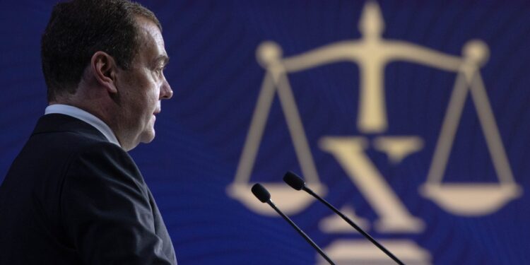 Medvedev: Slanje NATO “mirovnjaka” u Ukrajinu predstavljaće rat