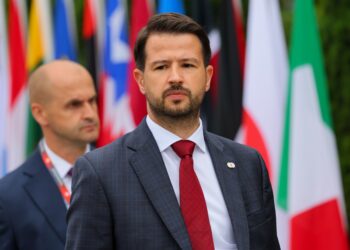 Milatović: Legitimna je ideja da srpski jezik postane službeni
