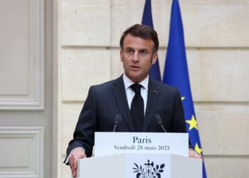 Makron: Izraelski napadi na Bejrut neprihvatljivi, predstavljaju kršenje primirja