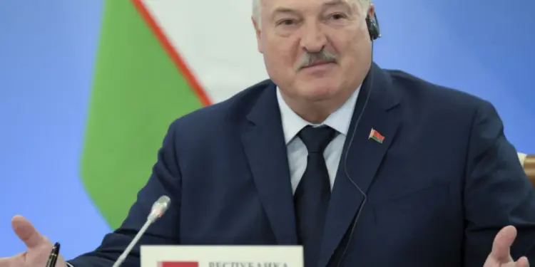 Lukašenko izrazio spremnost da pomogne u rešavanju situacije u Ukrajini