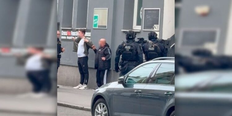 Austrijski specijalci upali u balkanski kafić u Beču
