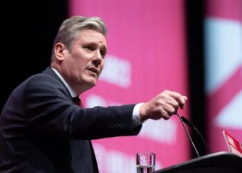 Starmer: Ne želim da uvlačim Veliku Britaniju u rat sa Rusijom