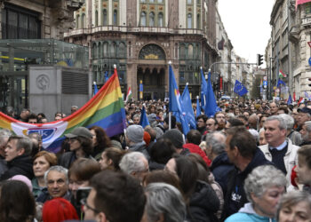 Hiljade ljudi u Budimpešti protestovalo protiv zabrane Prajda