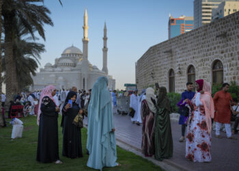 Muslimani širom sveta danas počinju proslavu ramazanskog Bajrama