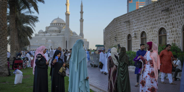 Muslimani širom sveta danas počinju proslavu ramazanskog Bajrama