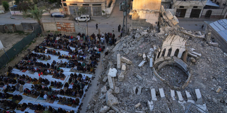 Prvog dana ramazanskog Bajrama Palestinci bez zaliha hrane u ratnoj zoni