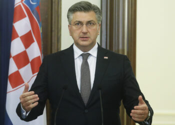 Plenković: Žao mi je zbog kašnjenja Milanovića u Crnu Goru