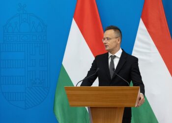 Sijarto: Evropske institucije vode nekvalifikovani ljudi u Briselu