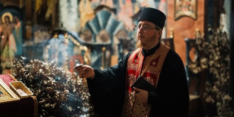 Arhimandrit Metodije: Vaskrs je praznik nad praznicima, dokaz da smrt više ne drži ljude u ropstvu