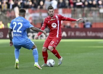 Fudbaleri Napolija pobedili Moncu i ostali u trci za titulu prvaka Italije