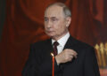 Putin prisustvovao uskršnjoj liturgiji posle proglašenja primirja u Ukrajini