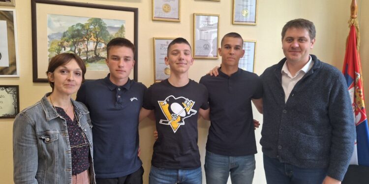 Samardžić: Dostojanstveno su predstavili svoj grad, škole i Srbiju