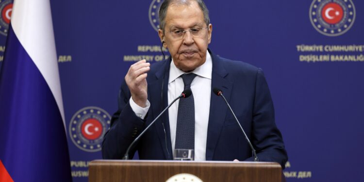 Lavrov: Rusija neće dopustiti da Rusi u Ukrajini žive po zakonima “hunte” Zelenskog