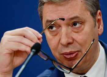 Vučić najavio povećanje minimalne zarade