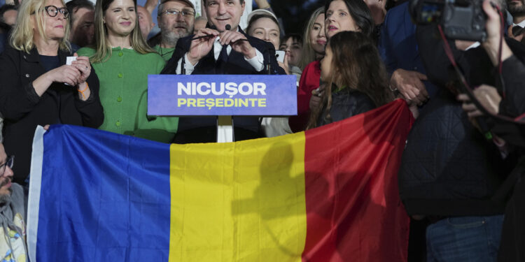 Nikušor Dan: Ko je novi predsednik Rumunije?