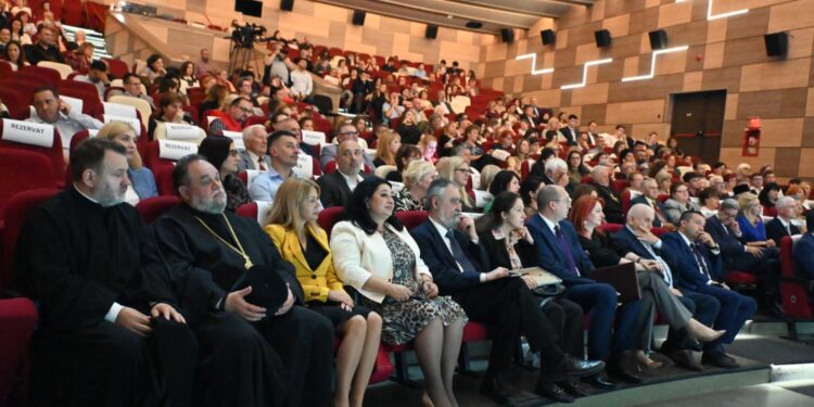 Obrazovanje veže dijasporu i maticu