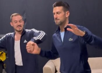 Urnebesno: Đoković uz kolo vrši poslednje pripreme za Vimbldon (VIDEO)