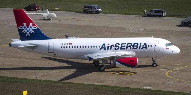 Državljanin Srbije uhapšen zbog lažne dojave o bombi u avionu “Er Srbije” u Tivtu