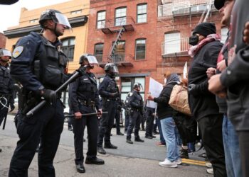 Los Anđeles gori, protesti se šire, Amerika na ivici sukoba