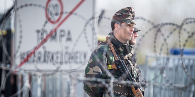 Sud u Strazburu kaznio Mađarsku zbog kolektivnog proterivanja migranata preko Srbije