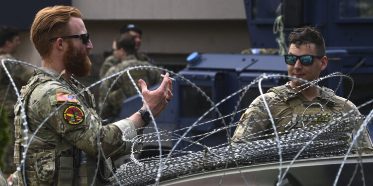Hrvatski ministar odbrane: Obratite pažnju na Kosovo i BiH…