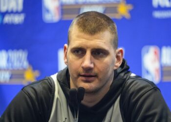 Ni prsten ni MVP titula – Jokića može da rasplače samo konj (VIDEO)