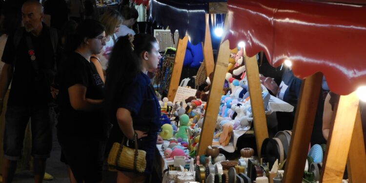 Bazar i muzika u noćima Loznice
