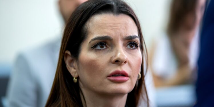 Lepa političarka novcem iz Rusije finansirala stranku, ide u zatvor