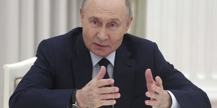 Putin informisao svoje sagovornike o rezultatima samita