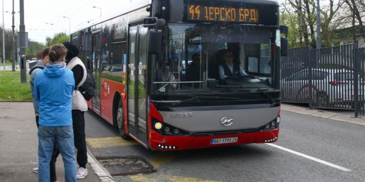 Zašto se Romi ne zapošljavaju, već se uvoze radnici iz inostranstva?