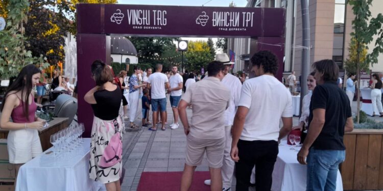 Vino okupilo prijatelje