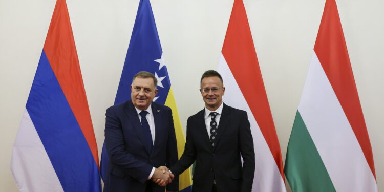 Sijarto: Mađarska podržava Dodika