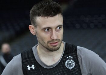 Avramović dva meseca van parketa