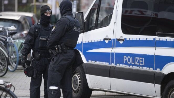 Tinejdžer poreklom iz Ex-YU sa drugom planirao krvoproliće u Austriji