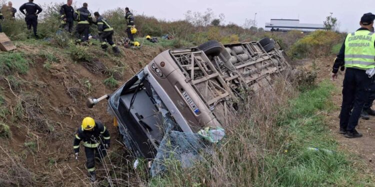 Preminula i treća osoba u bolnici u Sremskoj Mitrovici, vozaču autobusa određeno zadržavanje do 48 sati