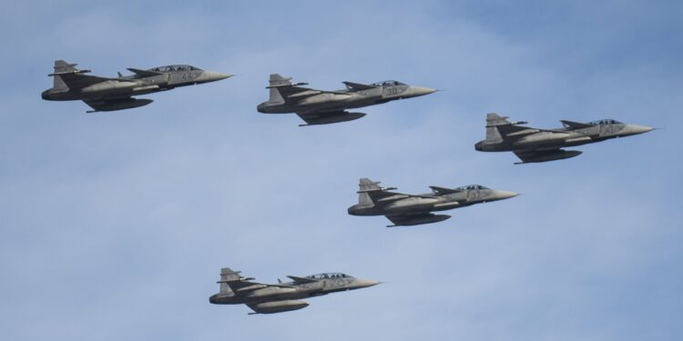 Ukrajina i Švedska dogovorile isporuku do 150 borbenih aviona „gripen“