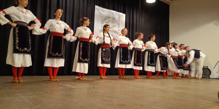Srce igra, tradicija živi
