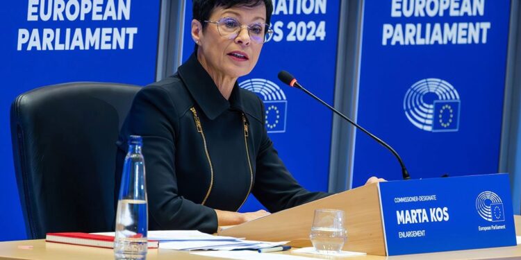 “Tri pravca” Marte Kos