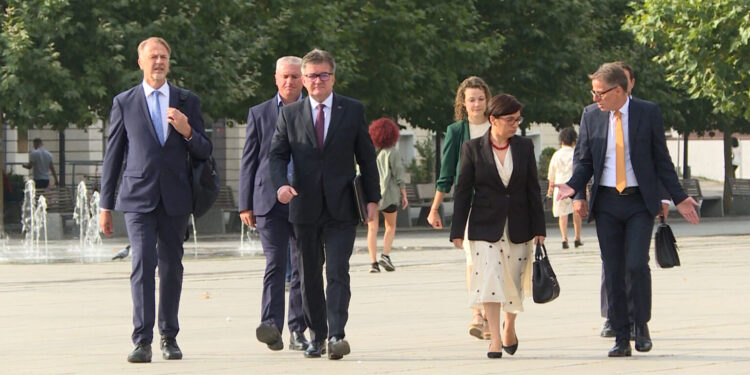 Zašto se Miroslav Lajčak pominje u procurelim mejlovima Džefrija Epstina?