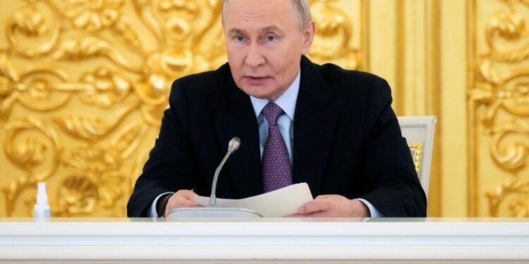 Putin se ponosi ledolomcima