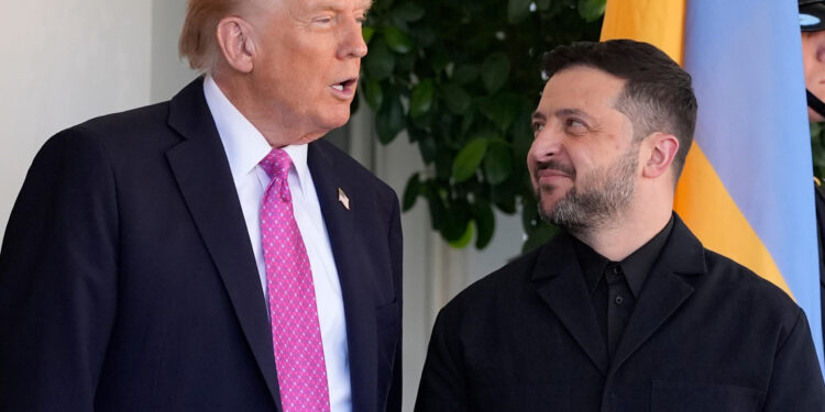 Tramp: Ako Zelenskom ne odgovara američki plan, može da nastavi da se bori
