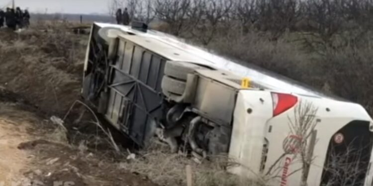 Autobus upao u provaliju u Peruu, poginulo 37 osoba