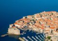 Delovi Dubrovnika zatrpani ogromnom količinom smeća iz Albanije (VIDEO)
