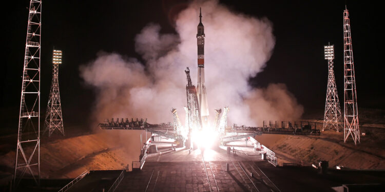 „Roskosmos“ spreman za novu misiju: Raketa „sojuz-2.1a“ postavljena na kosmodrom Bajkonur