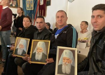 Umetnik poklanja slike patrijarha Pavla, ali ne može ih dobiti bilo ko!