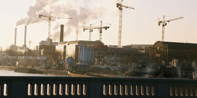 Francuska industrija se topi – 38 fabrika manje, hiljade bez posla