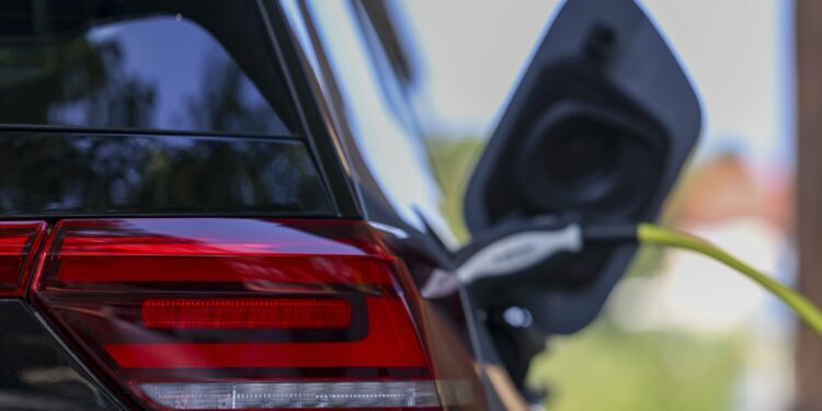 Električni automobili eksplodirali u novembru, rast kakav dugo nije viđen