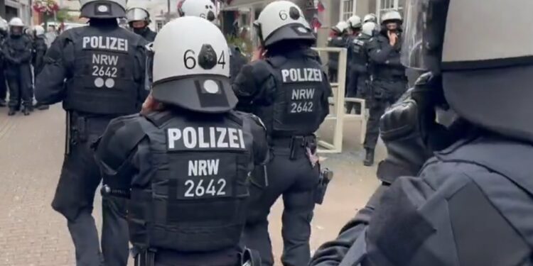 Devojčica (12) iz Srbije, koju je upucala nemačka policija, tri puta operisana